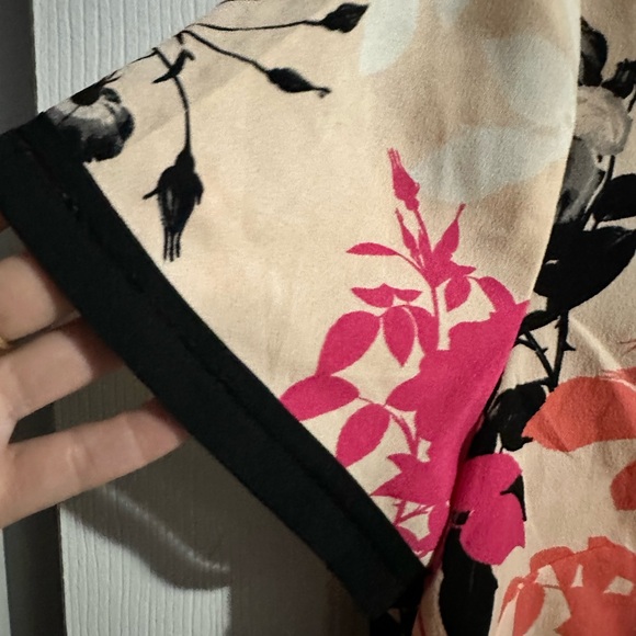 Gorgeous Talbots pink floral top ๐ - Picture 6 of 6